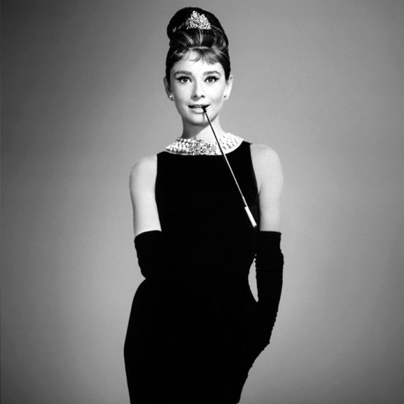 Meet your Posher, Stephanie - Picture 3 of 5